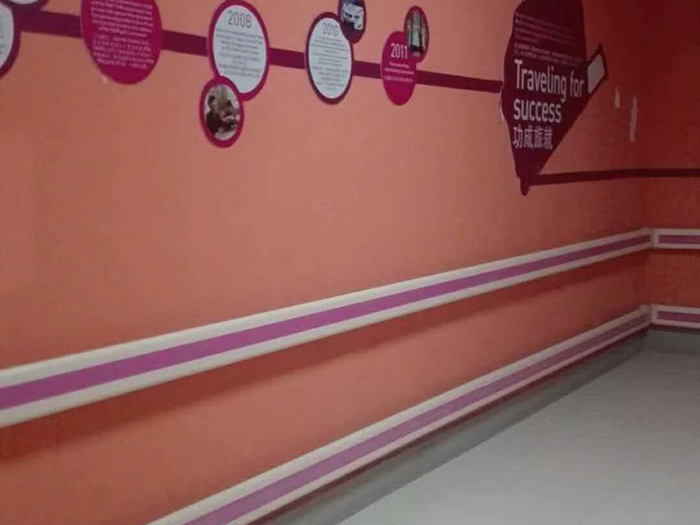 现代化产房需要防撞扶手等无障碍设施来保证孕妇的顺利分娩